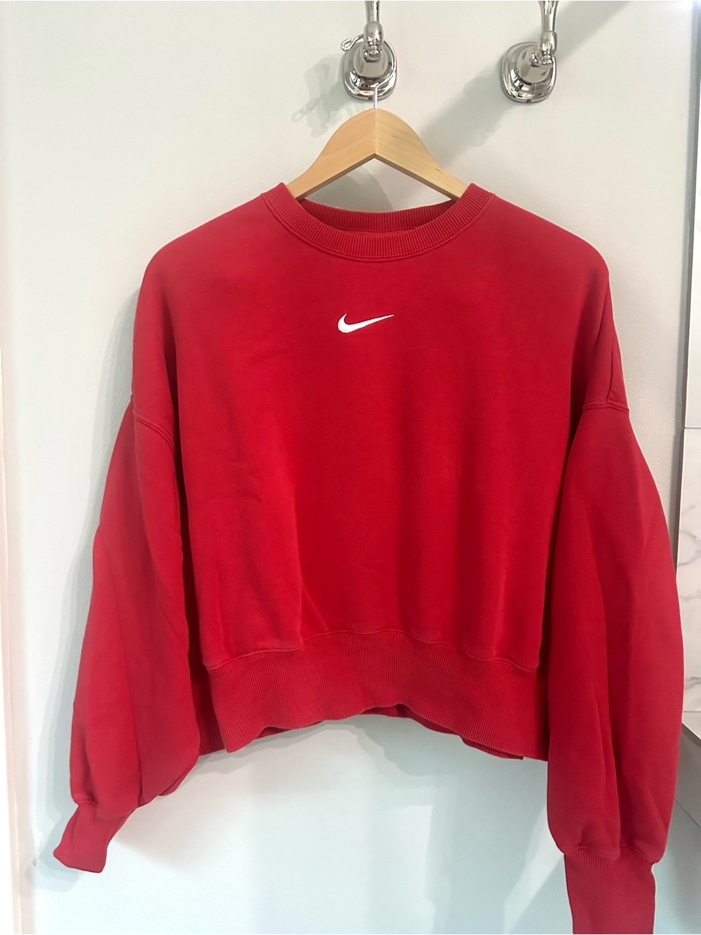 Nike Women's phoenix Bright Red Crewneck cropped Sweatshirt - Picture 3 of 4